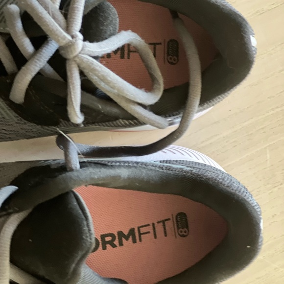 Saucony running shoes - Picture 6 of 6